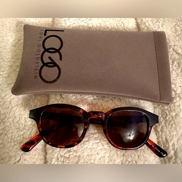LOGO SUNGLASSES SHADES LORI GOLDSTEIN DESIGNER TRANSLUCENT GRAY CASE PROTECT EYE Prive Revaux The Madam Sunglasses - QVC.com main image 4